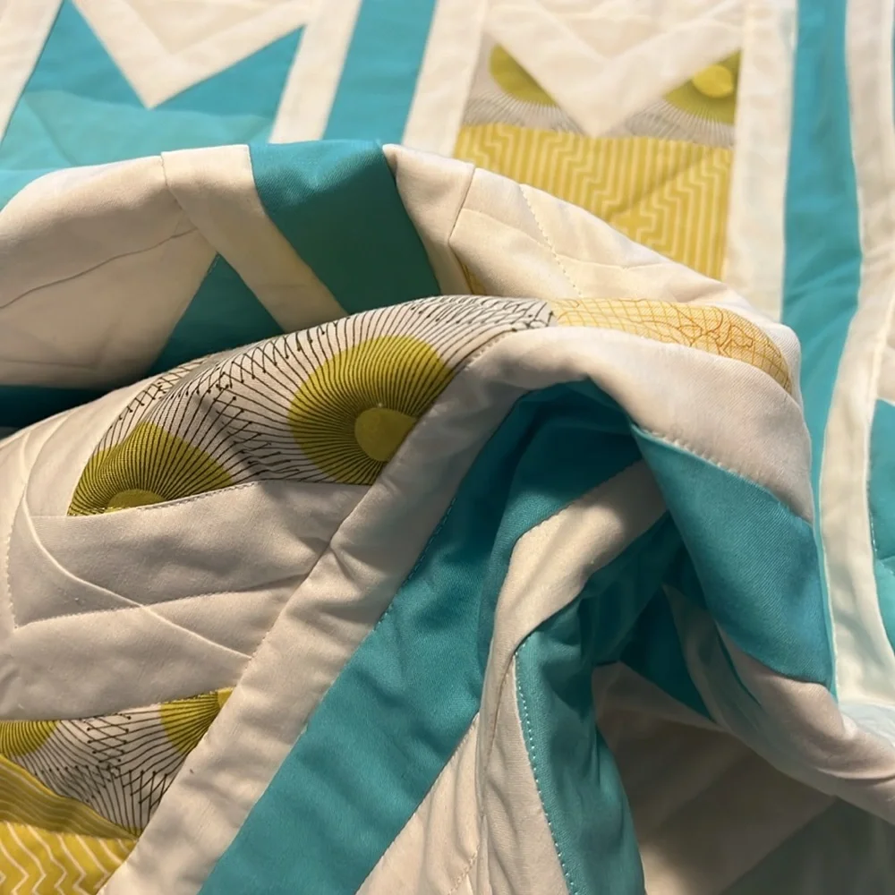 NWT handmade quilt white blue yellow arrows